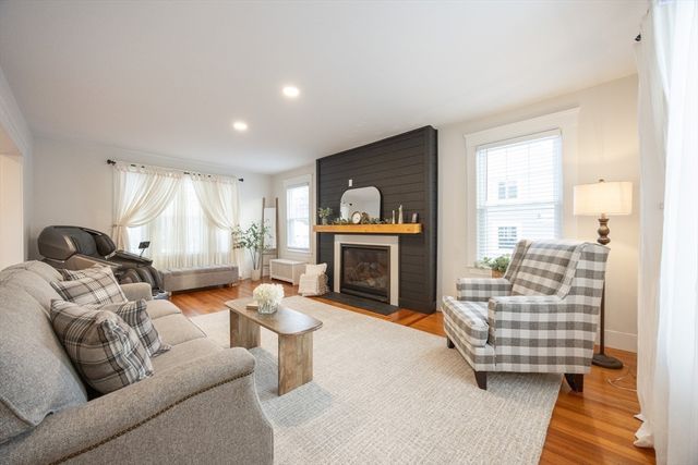 42 York St, Andover, MA 01810