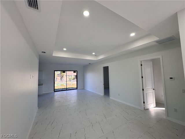 1027 Kismet PKWY W, Cape Coral, FL 33993