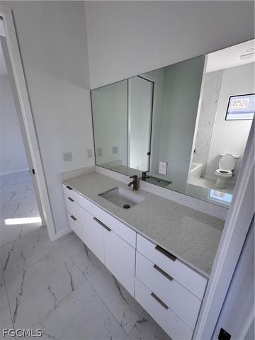 1027 Kismet PKWY W, Cape Coral, FL 33993