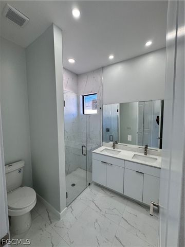 1027 Kismet PKWY W, Cape Coral, FL 33993