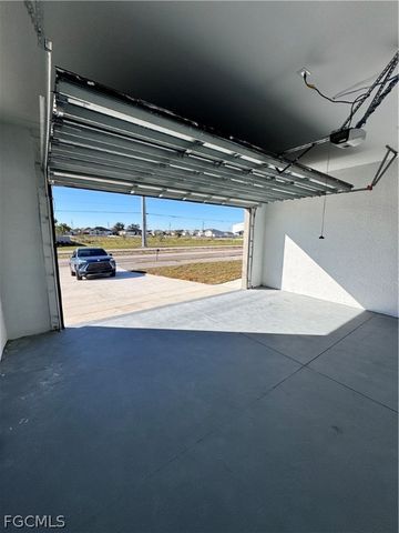 1027 Kismet PKWY W, Cape Coral, FL 33993