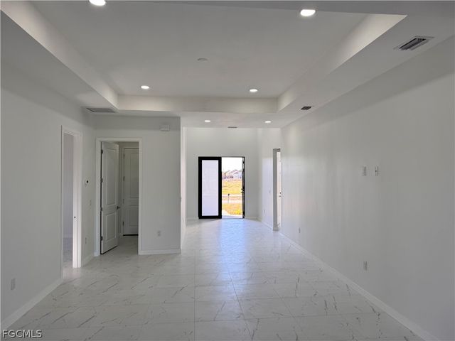 1027 Kismet PKWY W, Cape Coral, FL 33993