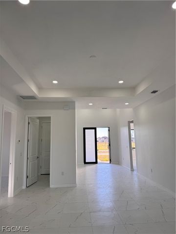 1027 Kismet PKWY W, Cape Coral, FL 33993