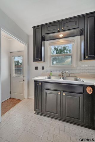 3720 S 54 Street, Lincoln, NE 68506