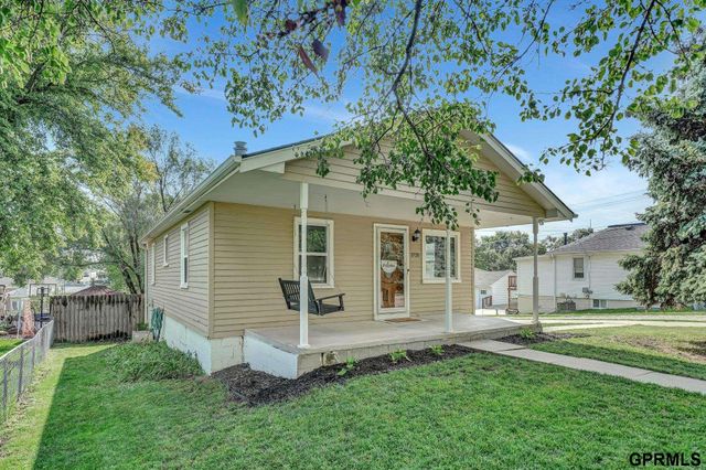 3720 S 54 Street, Lincoln, NE 68506