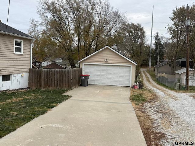 3720 S 54 Street, Lincoln, NE 68506