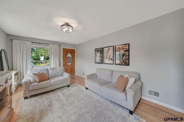 3720 S 54 Street, Lincoln, NE 68506