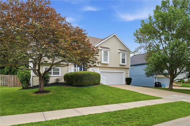 800 S Meadowbrook Street, Gardner, KS 66030