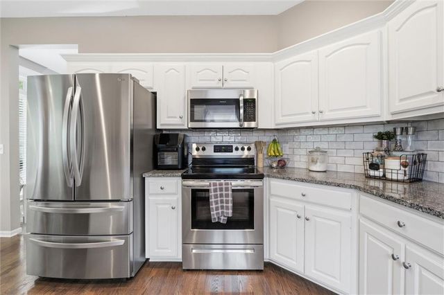 800 S Meadowbrook Street, Gardner, KS 66030