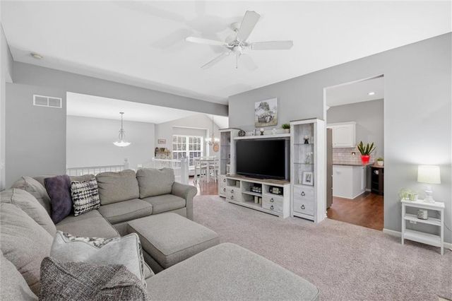 800 S Meadowbrook Street, Gardner, KS 66030