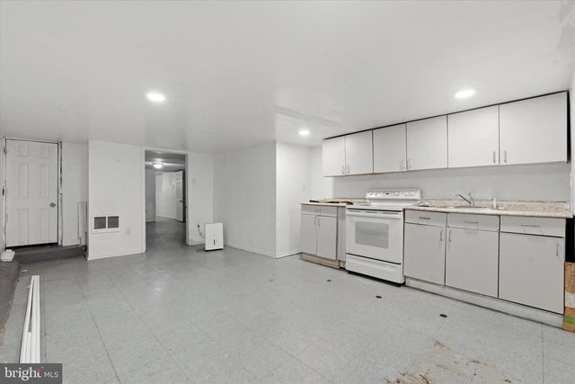 816 W ERIE AVE, Philadelphia, PA 19140