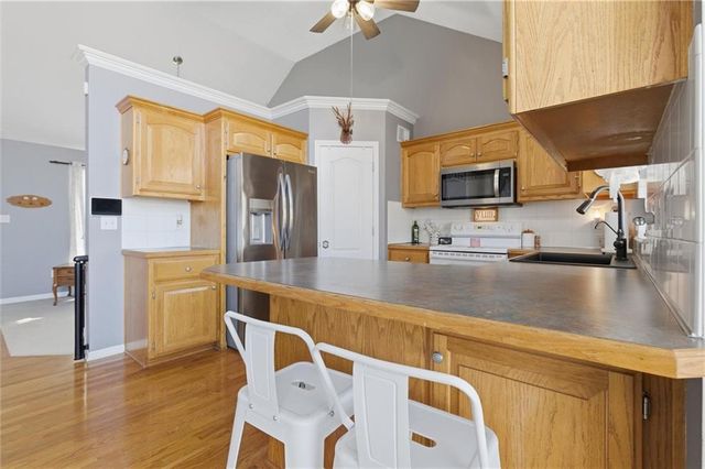 1829 White Tail Lane, Liberty, MO 64068