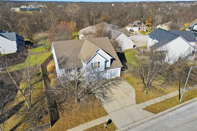 1829 White Tail Lane, Liberty, MO 64068