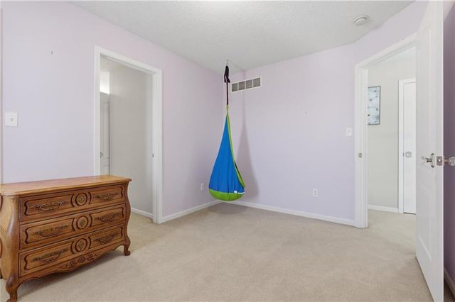 1829 White Tail Lane, Liberty, MO 64068