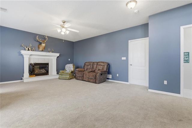 1829 White Tail Lane, Liberty, MO 64068