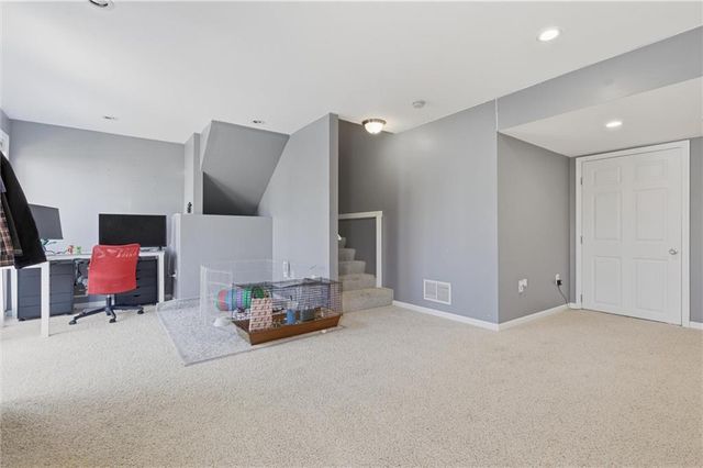 1829 White Tail Lane, Liberty, MO 64068