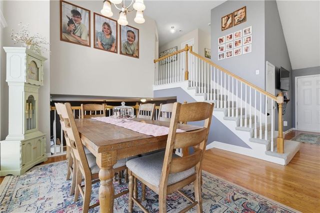 1829 White Tail Lane, Liberty, MO 64068