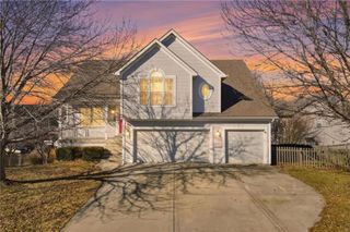 1829 White Tail Lane, Liberty, MO 64068