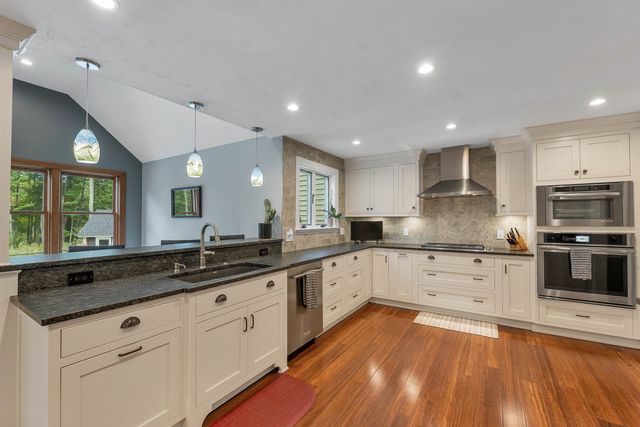 27 Oakmont Drive, Concord, NH 03301