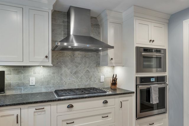 27 Oakmont Drive, Concord, NH 03301