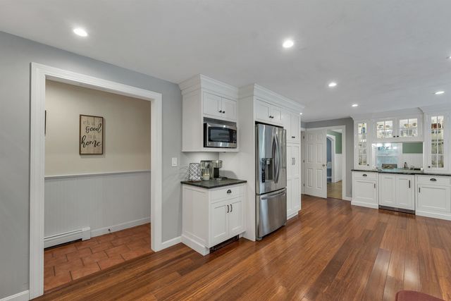 27 Oakmont Drive, Concord, NH 03301