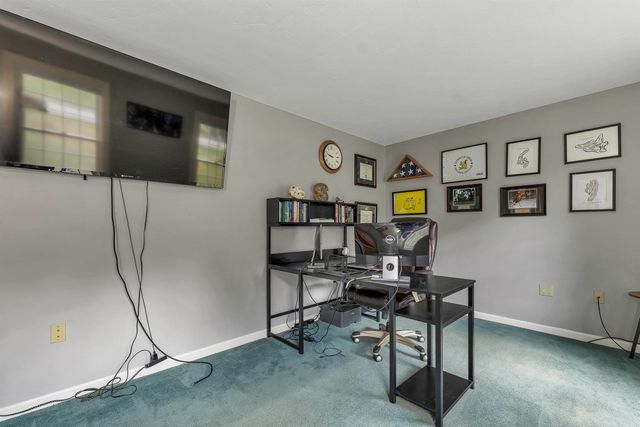 27 Oakmont Drive, Concord, NH 03301