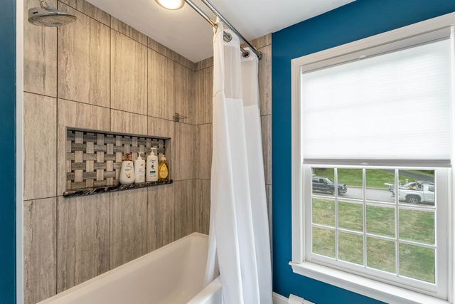 27 Oakmont Drive, Concord, NH 03301