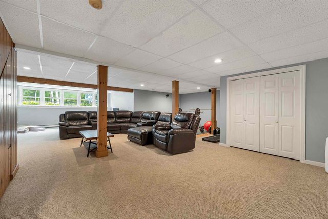 27 Oakmont Drive, Concord, NH 03301