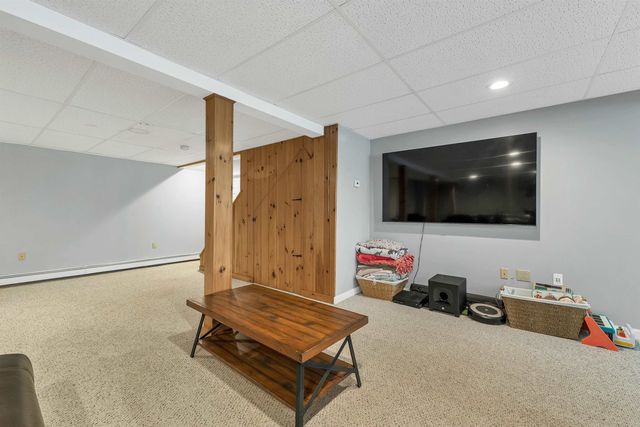 27 Oakmont Drive, Concord, NH 03301