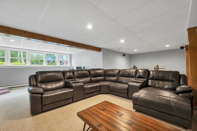 27 Oakmont Drive, Concord, NH 03301