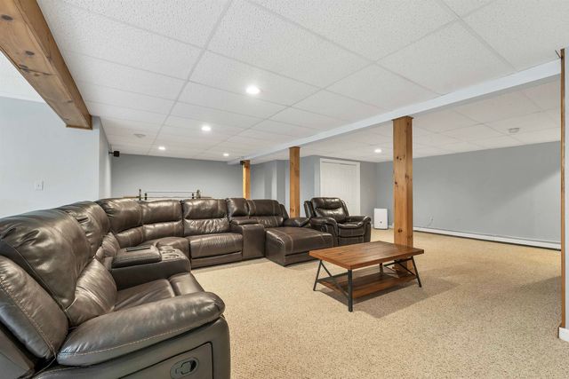 27 Oakmont Drive, Concord, NH 03301