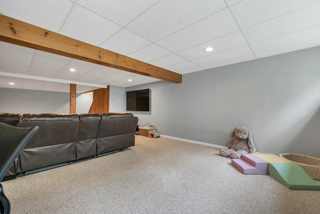 27 Oakmont Drive, Concord, NH 03301