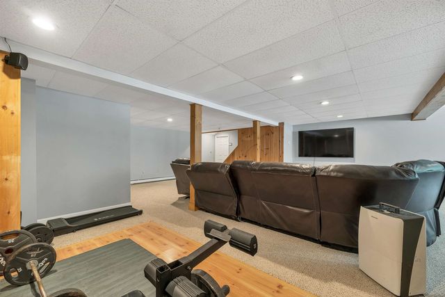 27 Oakmont Drive, Concord, NH 03301