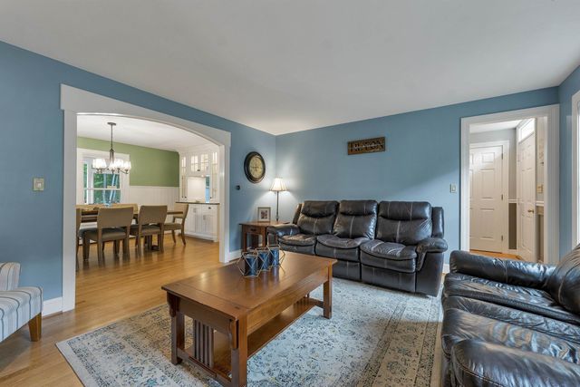 27 Oakmont Drive, Concord, NH 03301