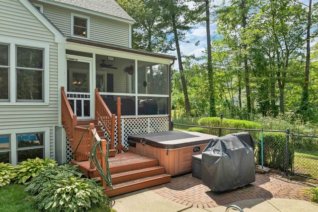 27 Oakmont Drive, Concord, NH 03301