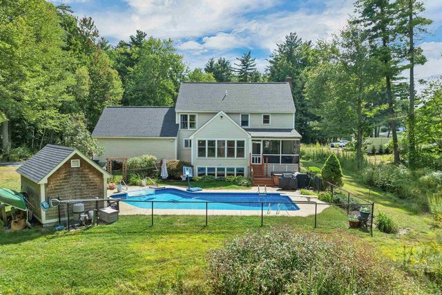 27 Oakmont Drive, Concord, NH 03301