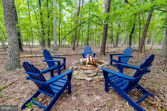 238 PONDS CT, Berkeley Springs, WV 25411