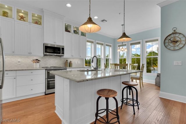 6561 Dominica DR 8-101, Naples, FL 34113