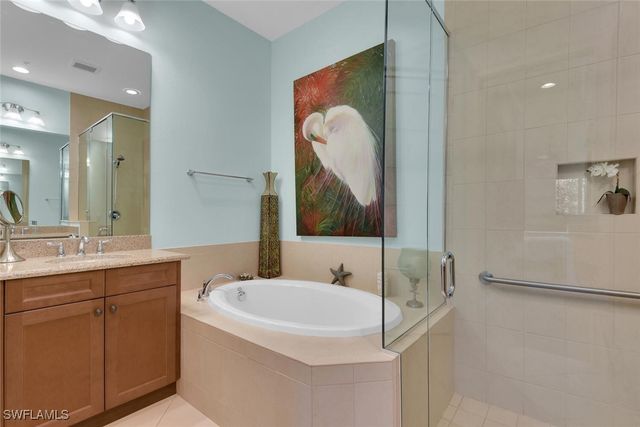 6561 Dominica DR 8-101, Naples, FL 34113