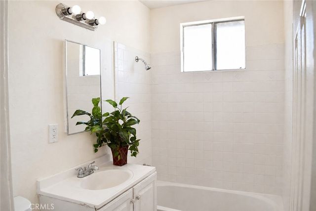 5474 San Bernardino, Montclair, CA 91763