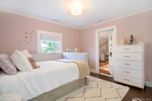 42 Summit Avenue, Bronxville, NY 10708