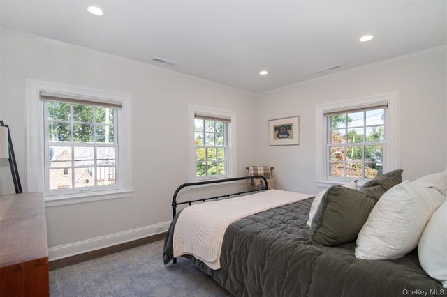 42 Summit Avenue, Bronxville, NY 10708