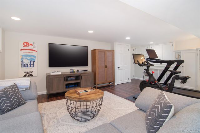 42 Summit Avenue, Bronxville, NY 10708