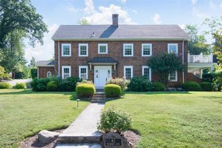 42 Summit Avenue, Bronxville, NY 10708