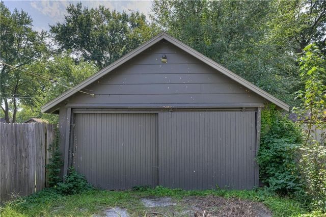 1310 E 7th Street, Pittsburg, KS 66762