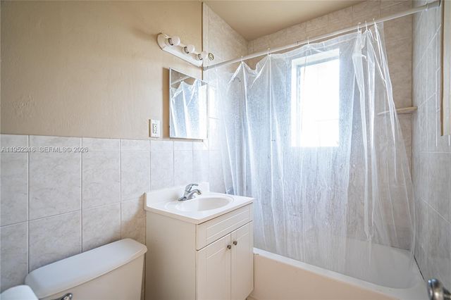 5196 NE 19th Ave, Pompano Beach, FL 33064