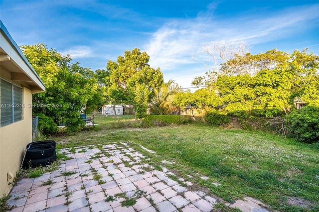 5196 NE 19th Ave, Pompano Beach, FL 33064