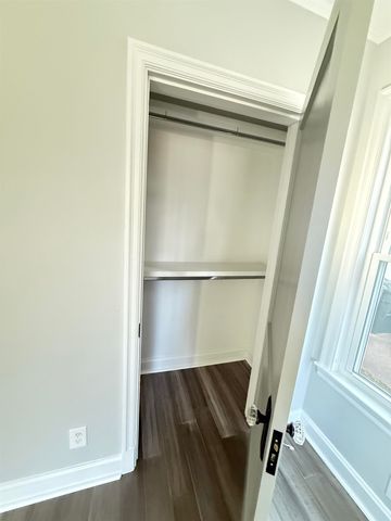 386 HOLMES CIR, Memphis, TN 38111