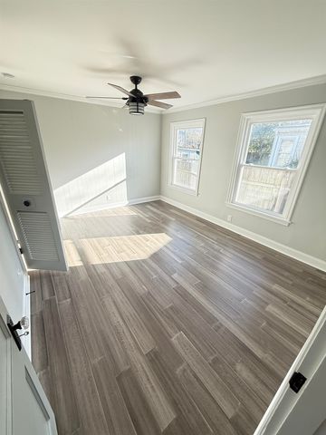 386 HOLMES CIR, Memphis, TN 38111