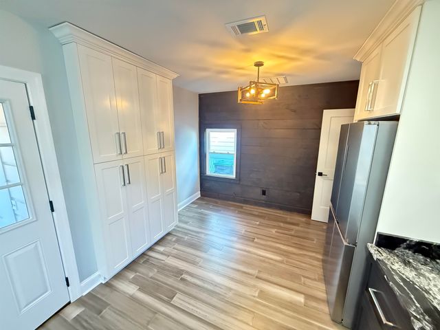 386 HOLMES CIR, Memphis, TN 38111